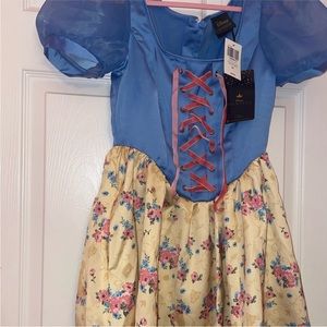 NWT Snow white Cosplay